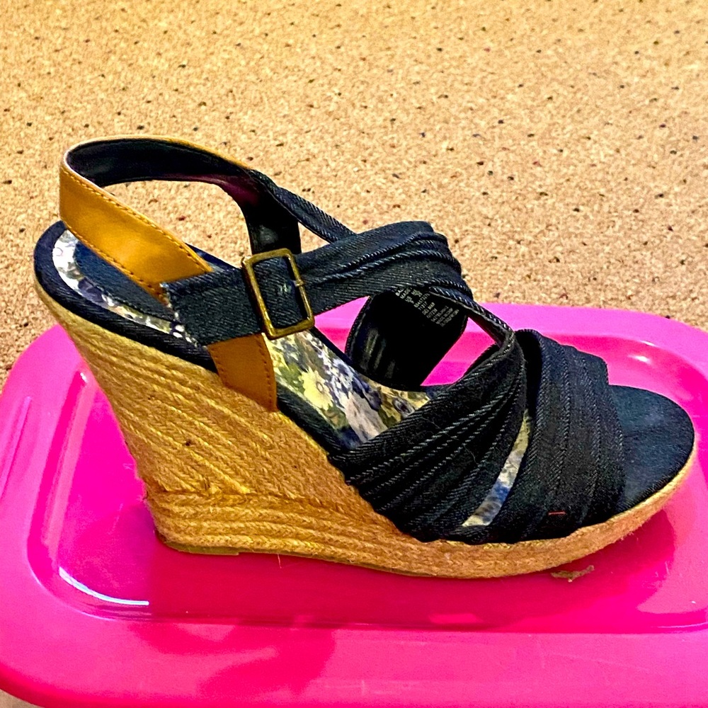 Blue jean Wedged heel sandle. Size 9.